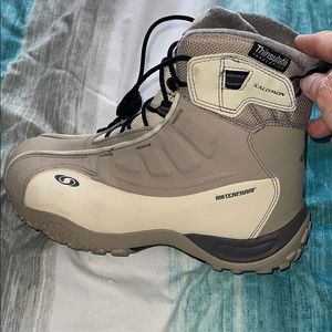 New women’s Thinsulate Salomon water proof boots